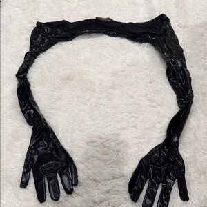 Finesse Black Shiny Gloves